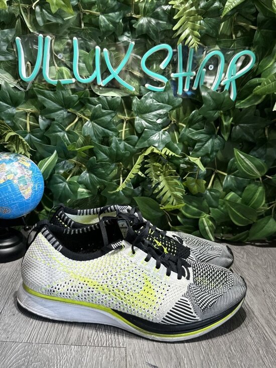 Nike Flyknit Racer Sail Volt 526628-170 Size 11 Men's Running Shoes - Picture 1 of 8